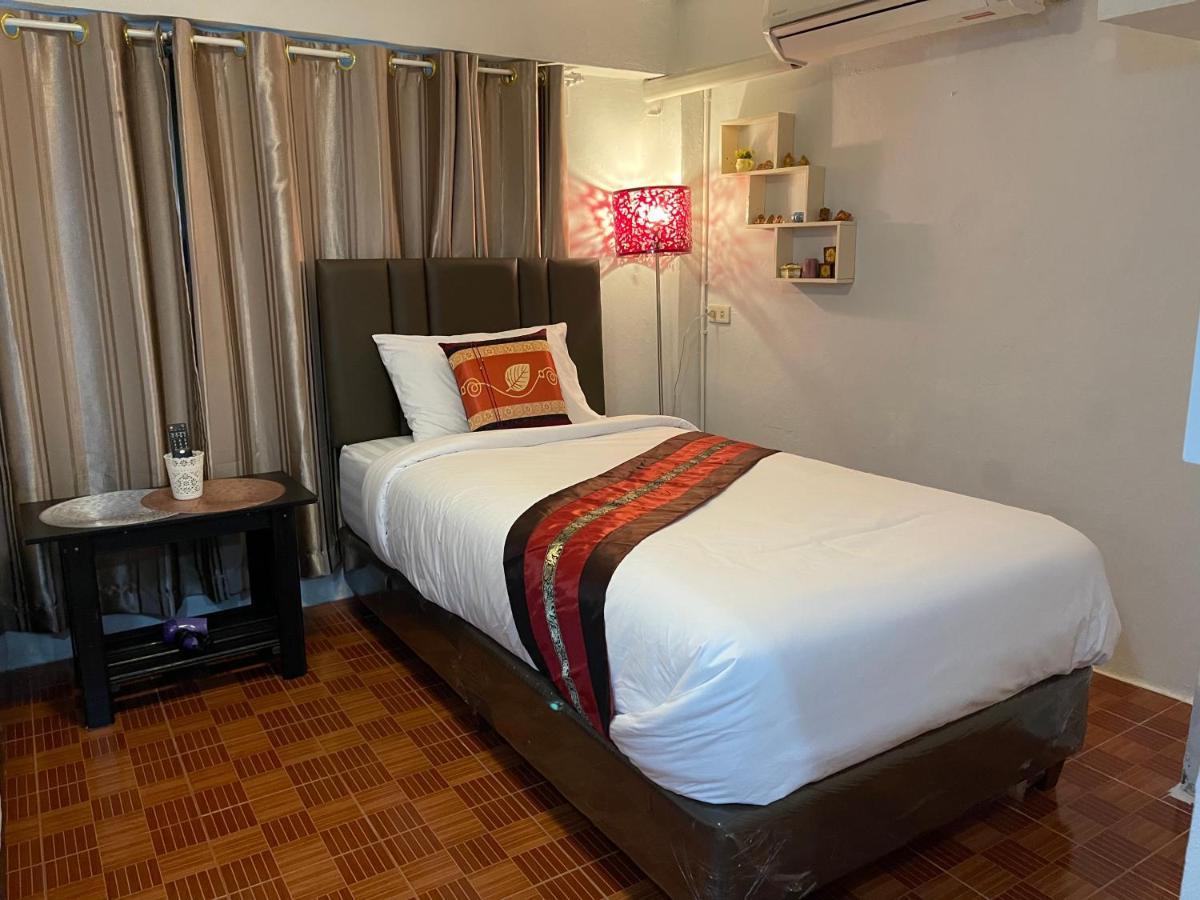 Hotel Acozyposhtel à Bangkok Extérieur photo