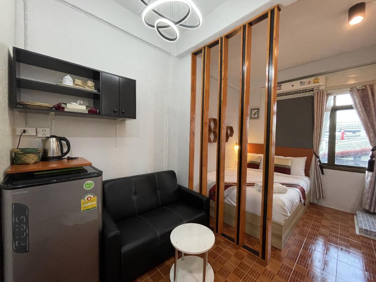 Hotel Acozyposhtel à Bangkok Extérieur photo