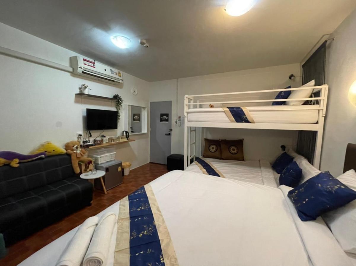 Hotel Acozyposhtel à Bangkok Extérieur photo